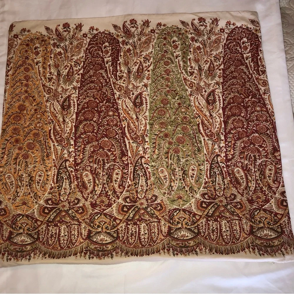 Pottery Barn Pillow Covers, Set of 2, 24 X 24, paisley floral, two sided print